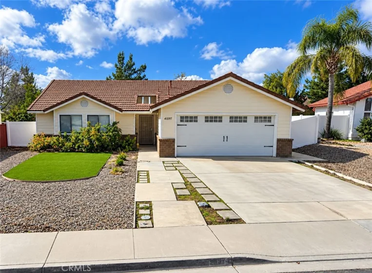 41697 Zinfandel Avenue photo 1