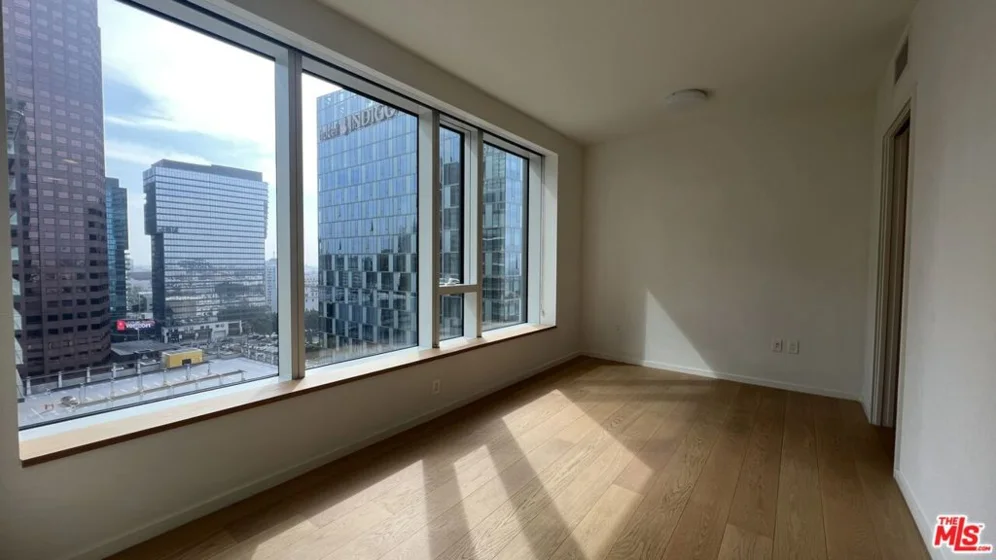 889 Francisco Street #807 photo 1