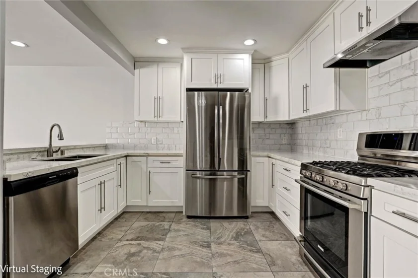 7924 Woodman Avenue #22 photo 29