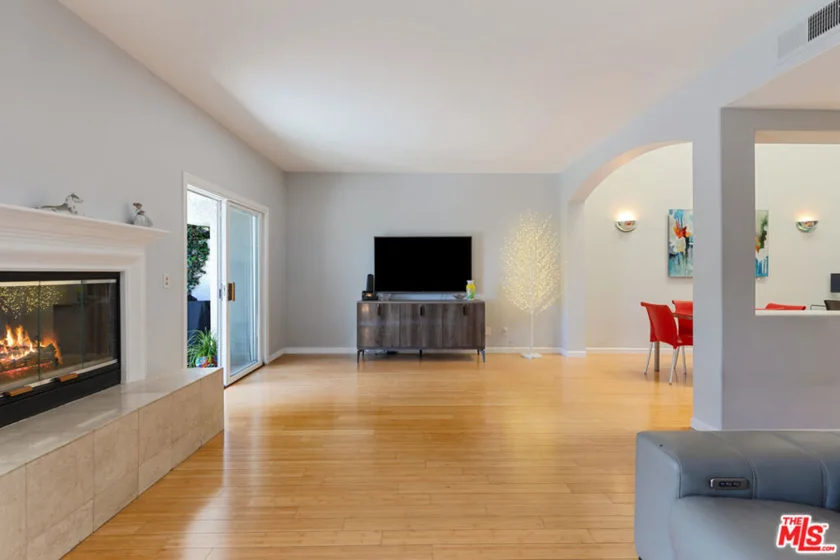 6435 Zumirez Drive #14 photo 10
