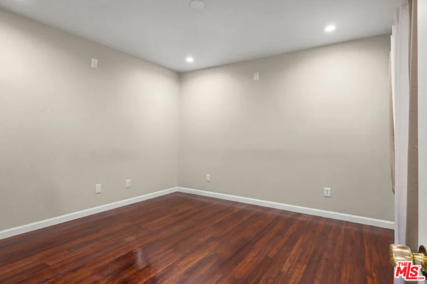 620 W Hyde Park Boulevard #103 photo 11