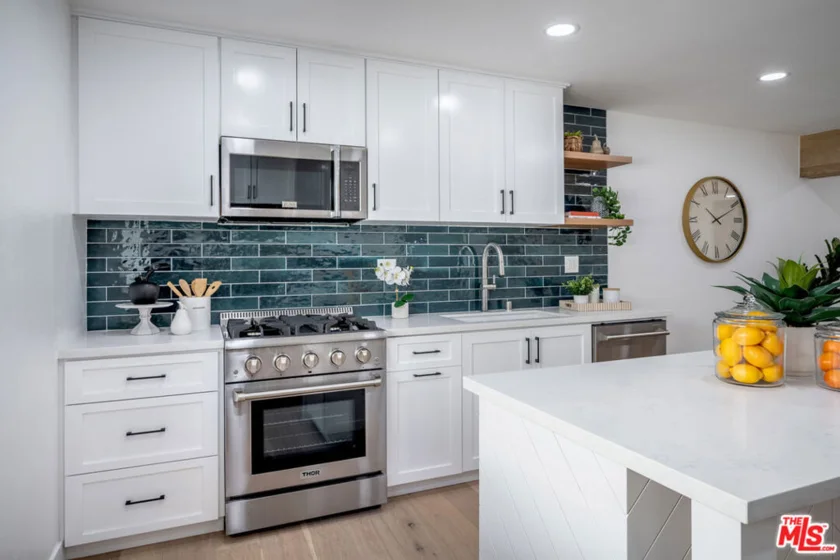 4718 La Villa Marina #C photo 1