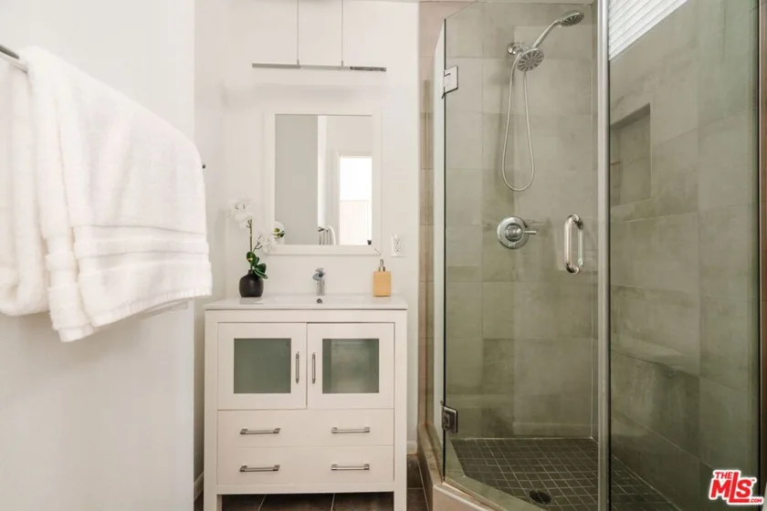 121 S Palm Drive #401 photo 25