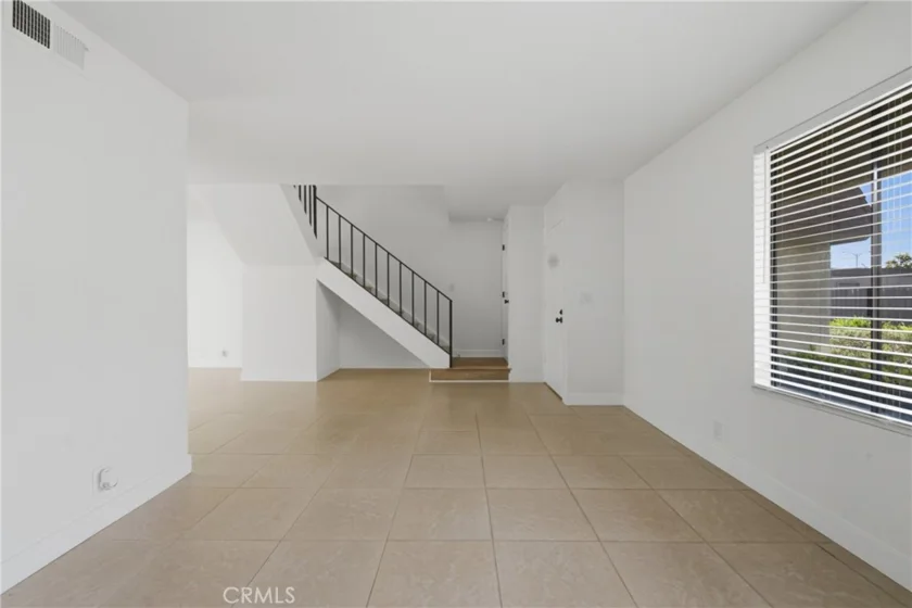 8164 Laguna Court photo 4