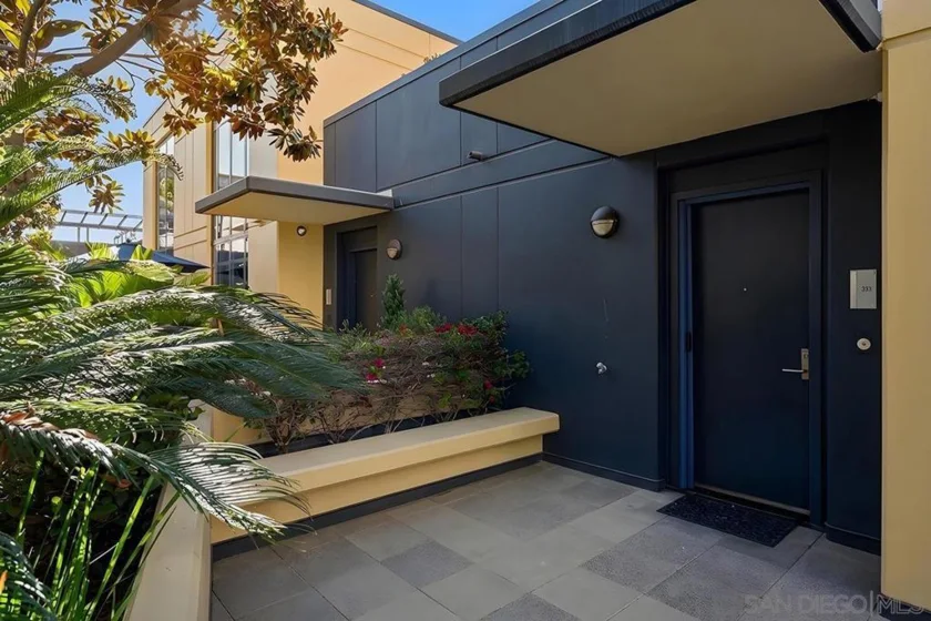 1325 Pacific Highway #313 photo 14