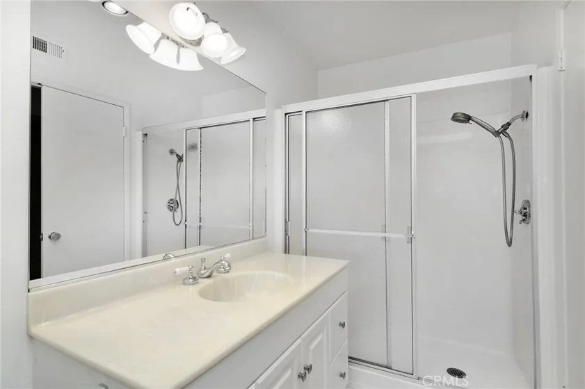 5255 Coldwater Canyon Avenue #E photo 8