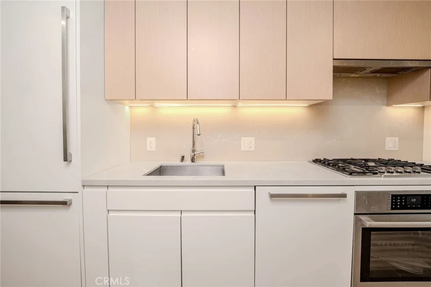 877 Francisco Street #1717 photo 31