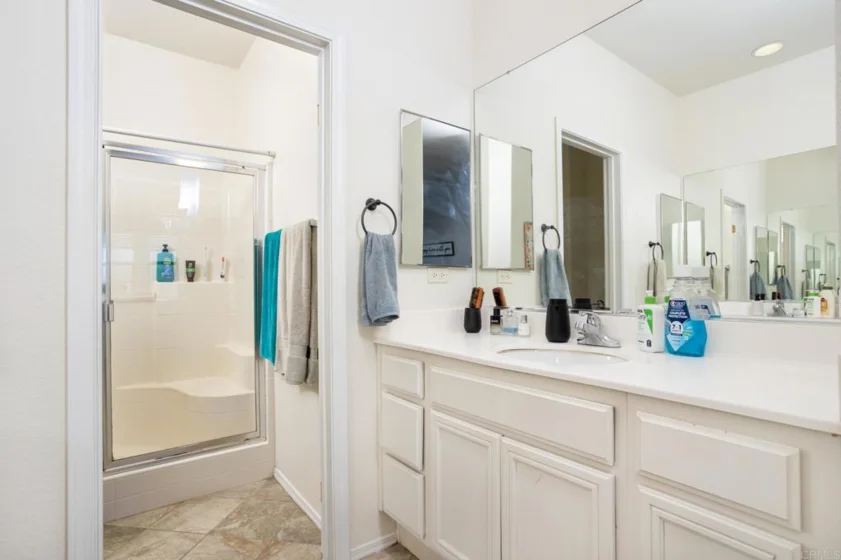 425 S Meadowbrook Drive #123 photo 25