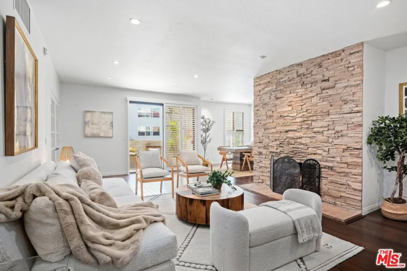 14159 Dickens Street #201 photo 1