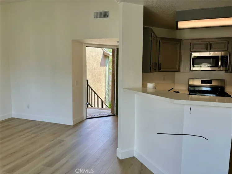 2612 Avenida Del Vista #203 photo 10