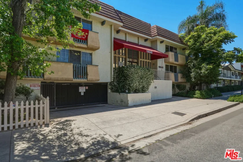 18640 Collins Street #201 photo 1