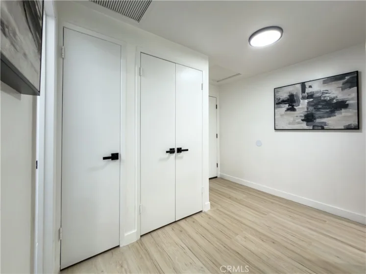 1944 Glendon Avenue #209 photo 24