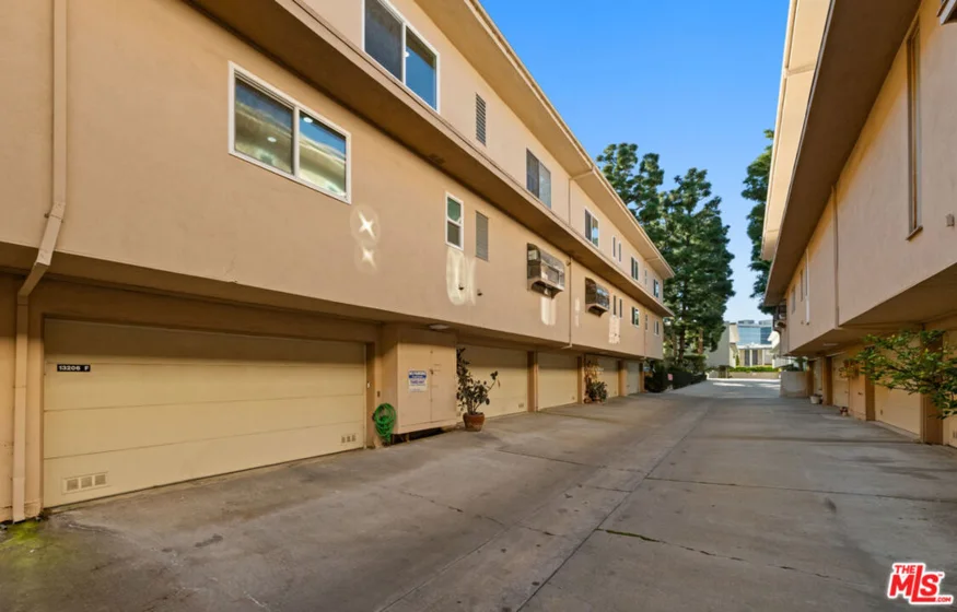 13206 Admiral Avenue #F photo 20