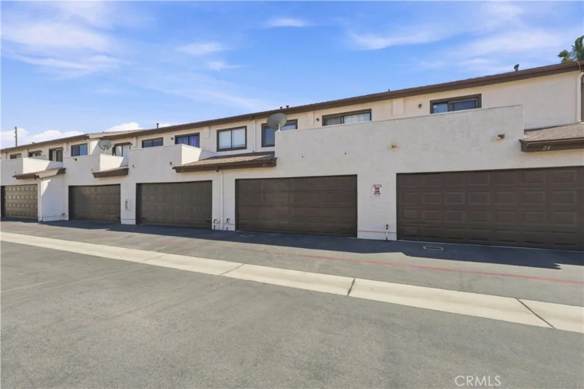 9625 Sylmar Avenue #23 photo 37