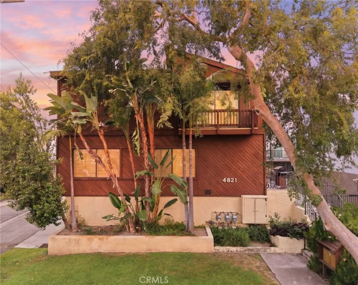 4821 Riverton #2 photo 1