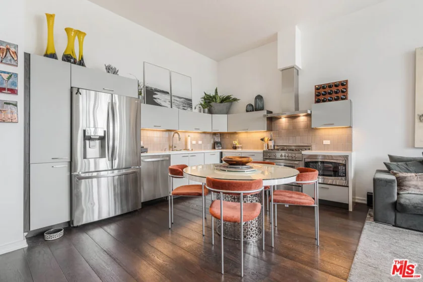 751 N Fairfax Avenue #4 photo 21