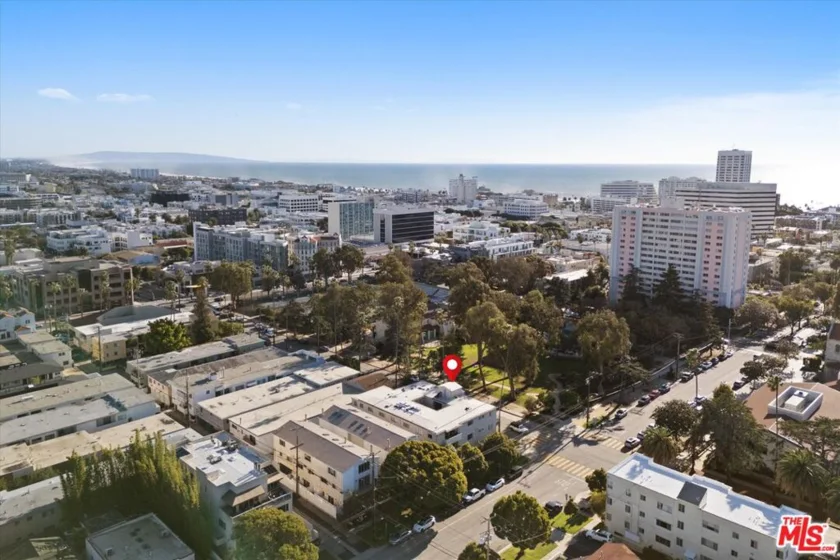 1101 Lincoln Boulevard #2D photo 3