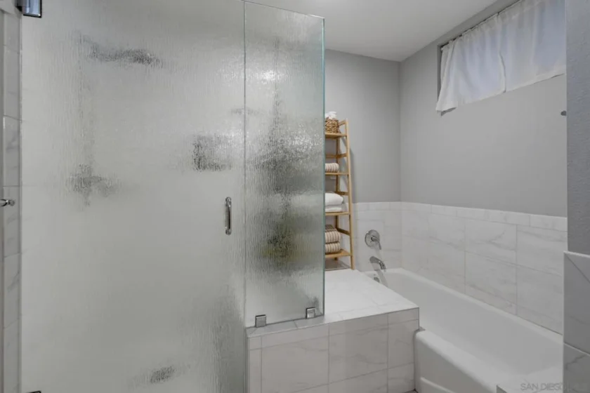 331 Olive #202 photo 17
