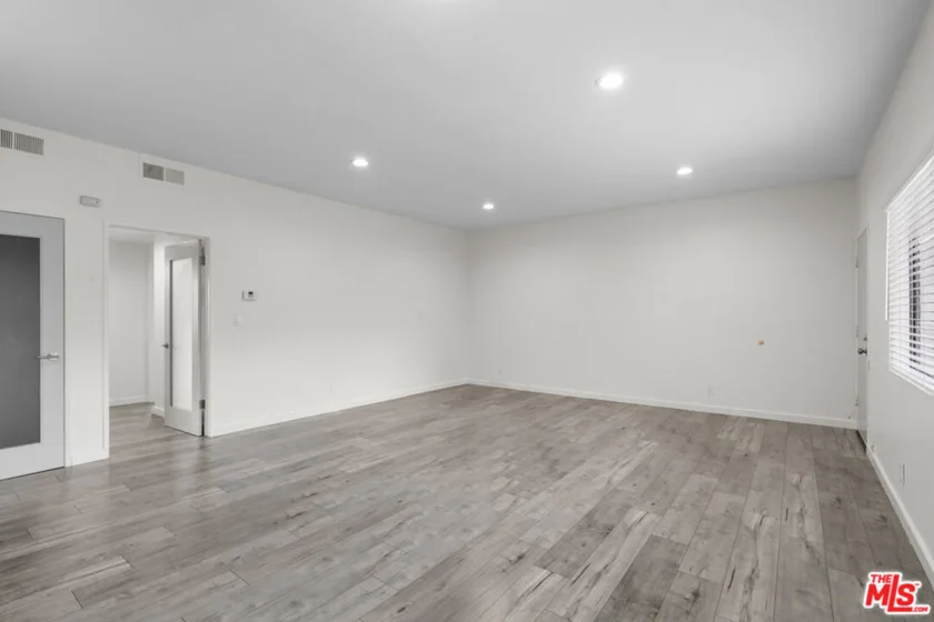 424 S Westmoreland Avenue #306 photo 31