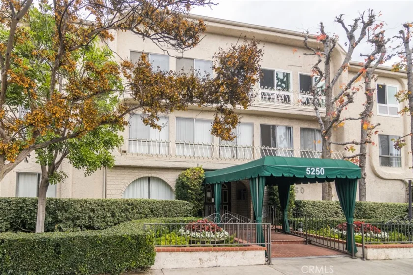 5250 Zelzah Avenue #8A photo 1