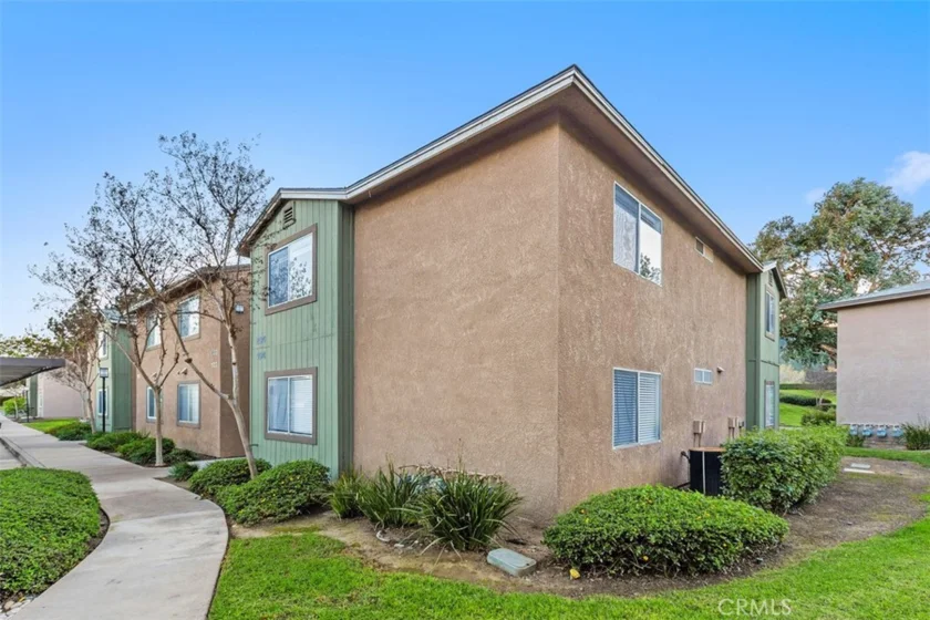 2576 Avenida Del Vista #204 photo 20