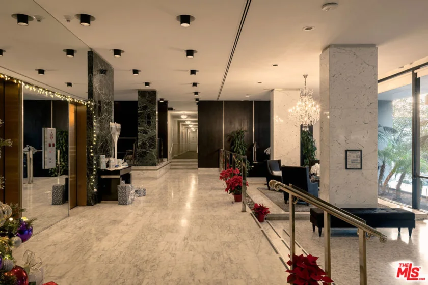 10450 Wilshire Boulevard #12C photo 30