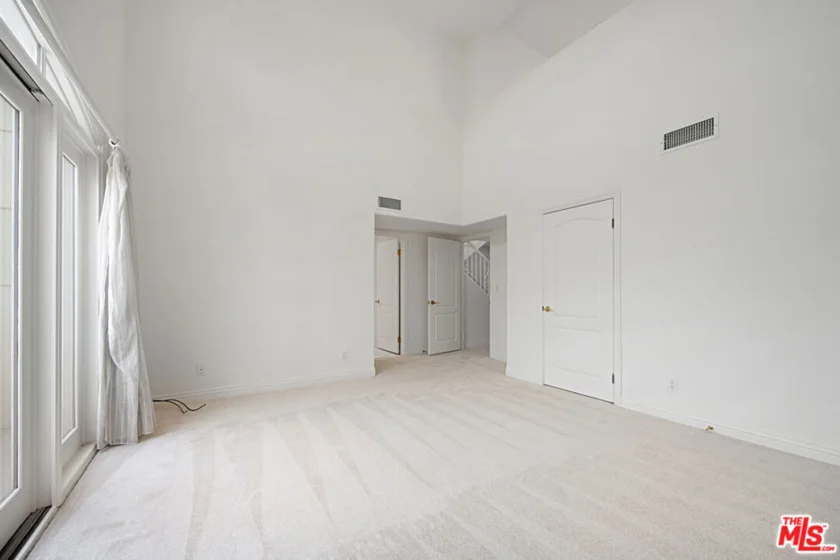 1217 Yale Street #103 photo 32