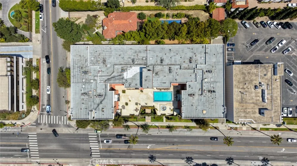4477 Wilshire photo 42