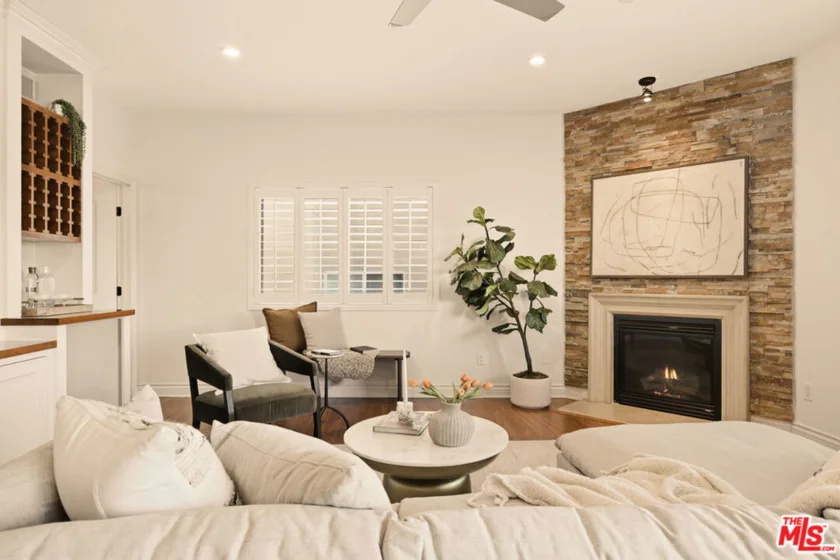 2486 S Centinela Avenue #303 photo 3