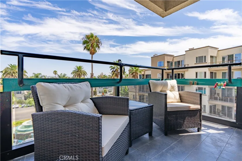 1310 E Ocean #401 photo 40