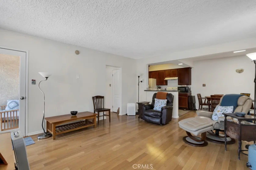 1620 N San Fernando #52 photo 5