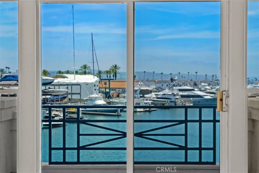2600 Newport photo 22