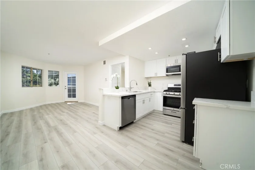1501 N Brea Boulevard #212 photo 4