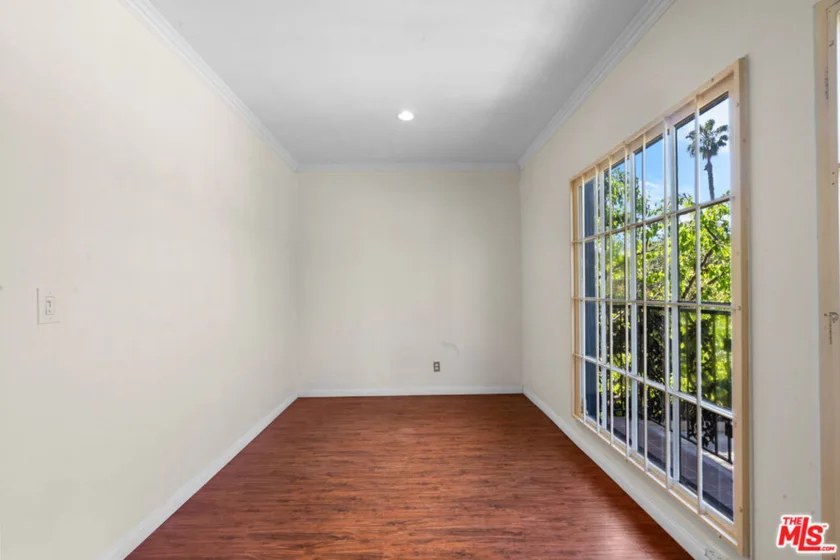 822 S Windsor Boulevard #102 photo 8