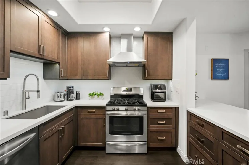 4477 Woodman Avenue #202 photo 7