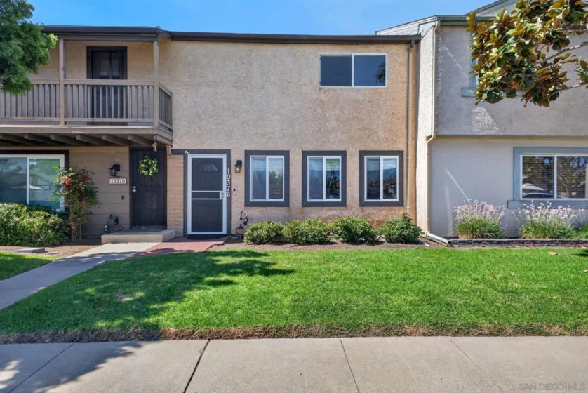 10376 Frank Lane photo 2
