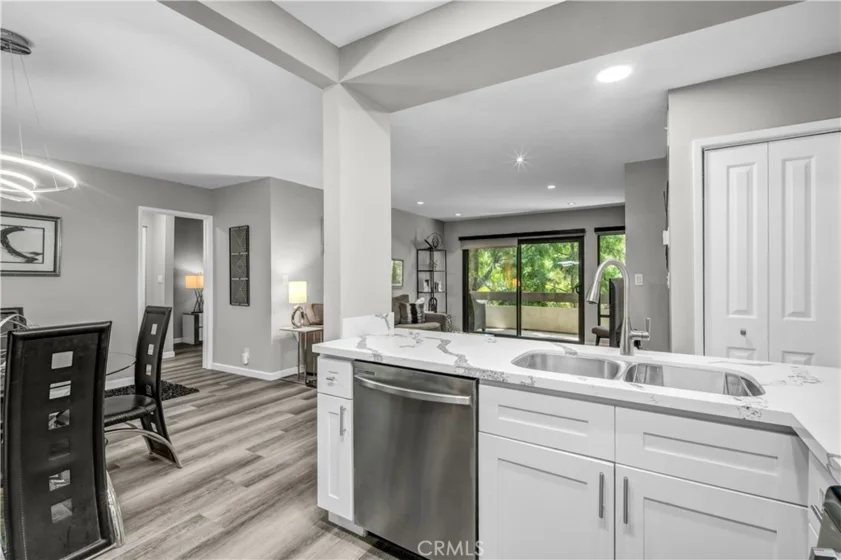 950 N Kings Road #103 photo 8