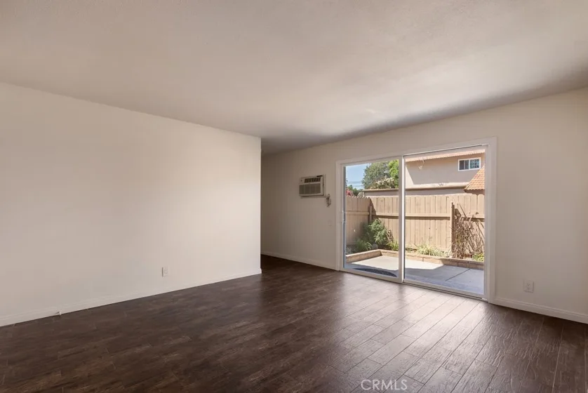 10525 Royal Oak photo 6