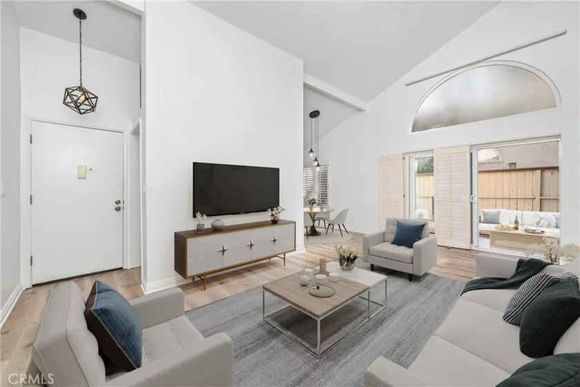 22330 Victory Boulevard #701 photo 1