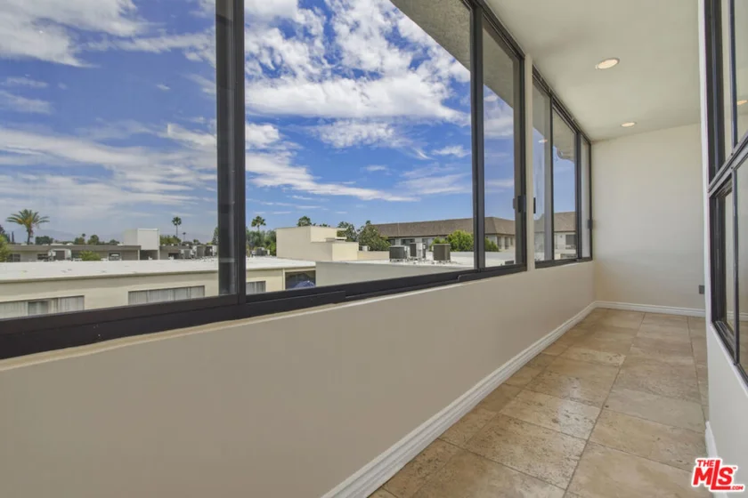 4443 Ventura Canyon Avenue #304 photo 11