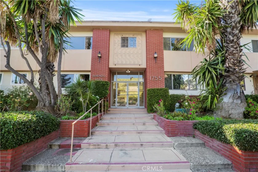 1755 N Berendo Street #21 photo 1