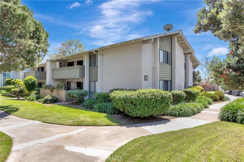 19-G Van Ness Court photo 6