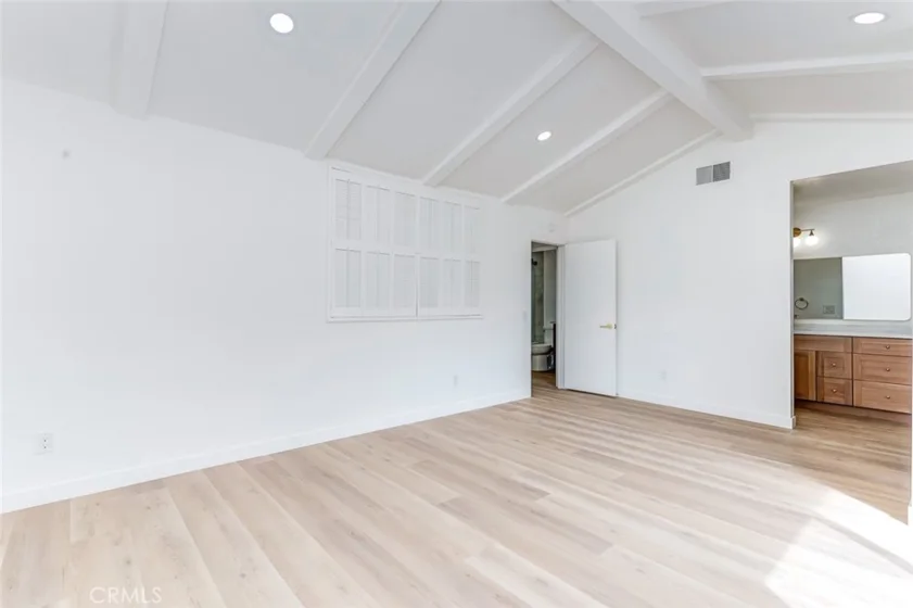 933 Creekside photo 9