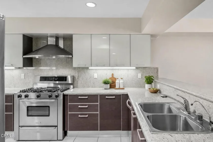 1353 N Fuller Avenue #204 photo 7