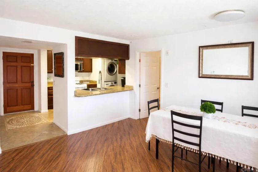 3051 Golden Oak Way photo 1