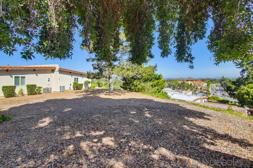 16677 Diaz Drive photo 42