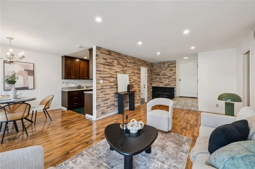 125 S Sierra Madre #215 photo 4
