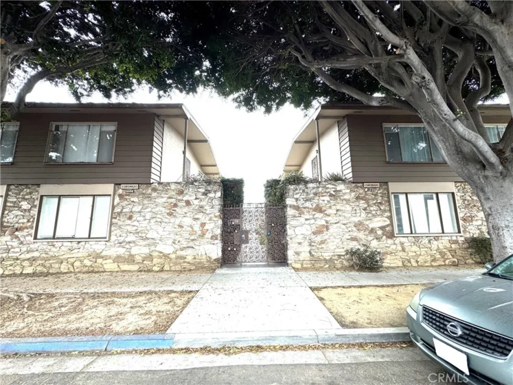 1400 E 3rd #6 photo 2