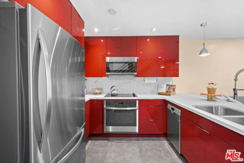 5951 Canterbury Drive #20 photo 8