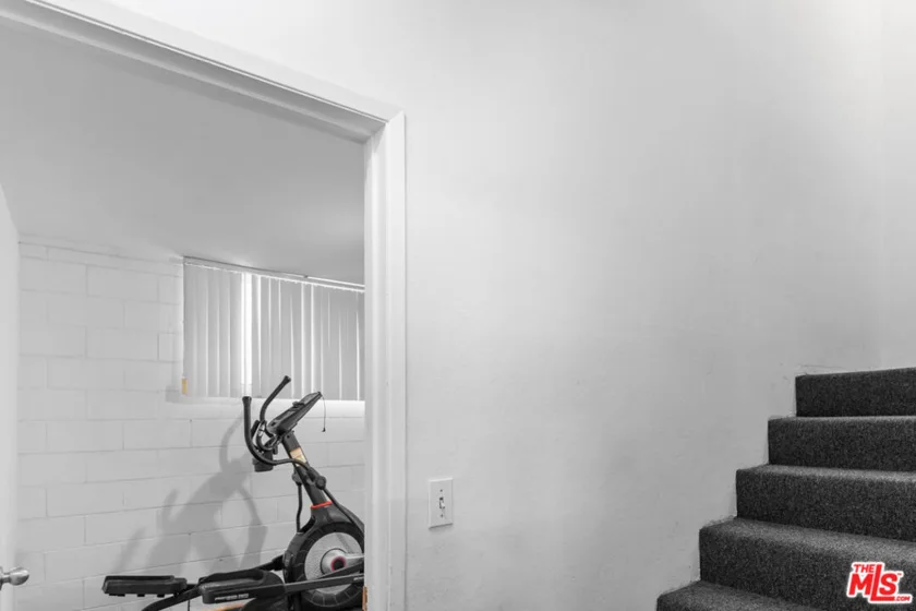 1828 Barry Avenue #4 photo 10